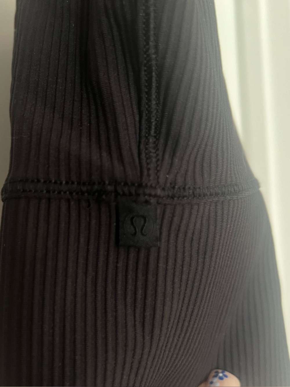 Lululemon Ribbed Power Pivot Tank - Picture 4 of 8